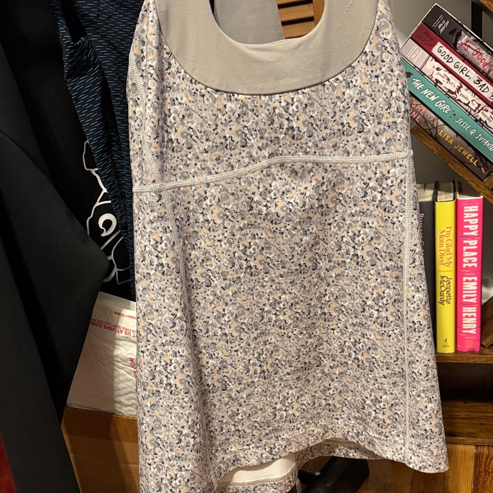 Lululemon Athletica Gray Patterned Tank Top - Picture 2 of 5